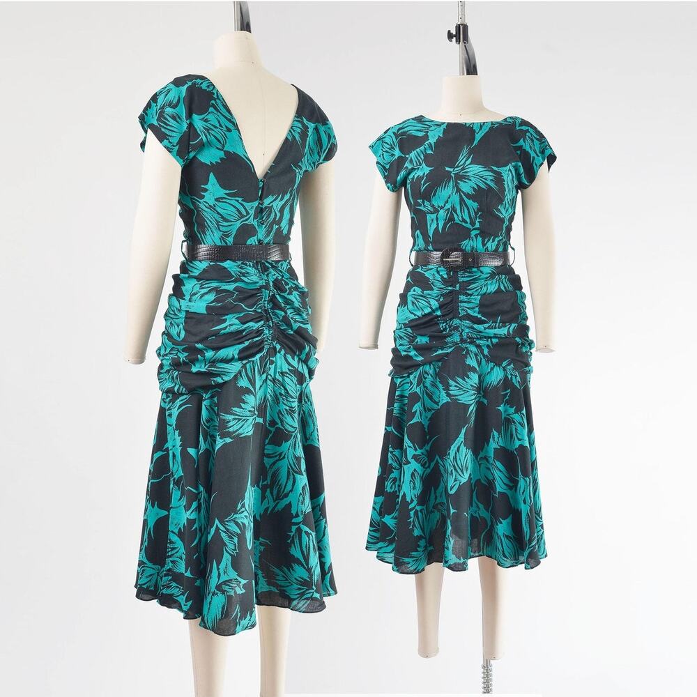 Vintage 80s Floral Fit and Flare Open Back Midi Dress size XS